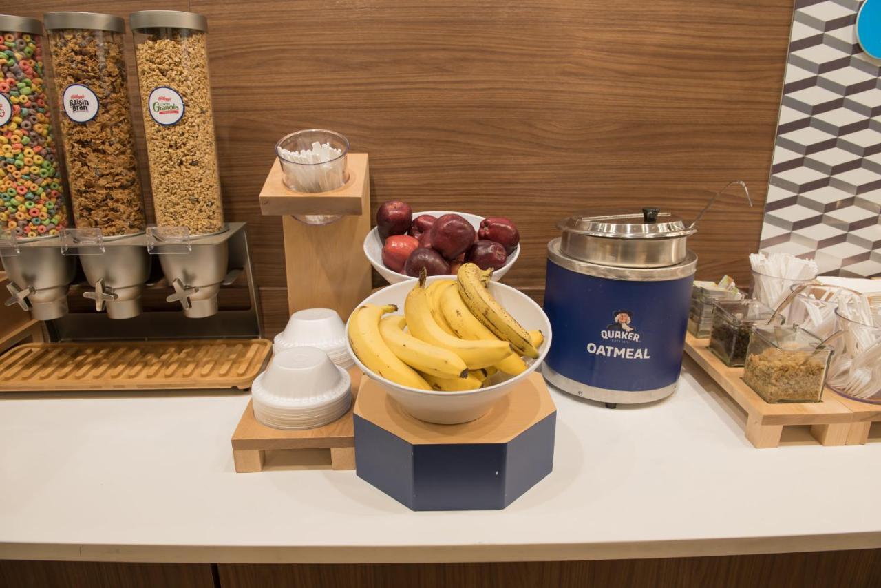 Holiday Inn Express & Suites - Louisville N - Jeffersonville By Ihg Luaran gambar